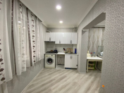 Satılır 4 otaqlı 100 m2 köhnə tikili Xalqlar Dostluğu m.