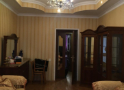İcarəyə verilir 2 otaqlı 90 m2 köhnə tikili Nizami m.