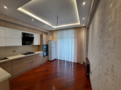 Satılır 4 otaqlı 170 m2 yeni tikili Qara Qarayev m.