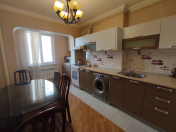 Satılır 2 otaqlı 65 m2 köhnə tikili 9 mkr