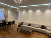 Satılır 3 otaqlı 144 m2 köhnə tikili 8 mkr