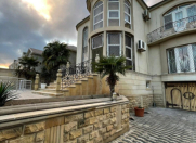Satılır 6 otaqlı 380 m2 villa Sulutəpə