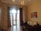 İcarəyə verilir 4 otaqlı 100 m2 köhnə tikili Sahil