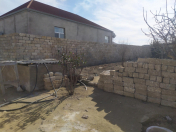 Satılır 4 otaqlı 100 m2 həyət evi Binə