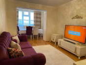 Satılır 2 otaqlı 52 m2 köhnə tikili Elmlər Akademiyası m.