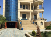 Satılır 10 otaqlı 1000 m2 həyət evi Badamdar