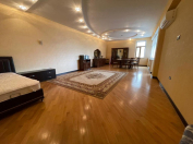 Satılır 3 otaqlı 175 m2 yeni tikili Elmlər Akademiyası m.