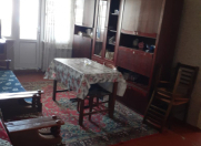 Satılır 2 otaqlı 45 m2 köhnə tikili Neftçilər m.