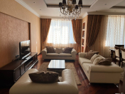 İcarəyə verilir 3 otaqlı 170 m2 yeni tikili 28 May m.