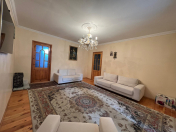 Satılır 10 otaqlı 300 m2 həyət evi Buzovna