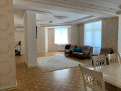 Satılır 4 otaqlı 234 m2 yeni tikili Həzi Aslanov m.