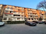 Satılır 4 otaqlı 100 m2 köhnə tikili Qara Qarayev m.