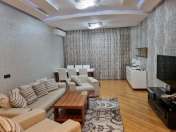 İcarəyə verilir 4 otaqlı 170 m2 yeni tikili Nizami m.