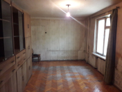 Satılır 1 otaqlı 30 m2 köhnə tikili Elmlər Akademiyası m.