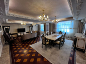 İcarəyə verilir 6 otaqlı 400 m2 yeni tikili Gənclik m.