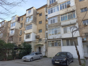 Satılır 2 otaqlı 55 m2 köhnə tikili Ayna Sultanova heykəli