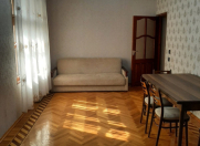 İcarəyə verilir 2 otaqlı 72 m2 köhnə tikili 7 mkr