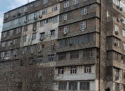 Satılır 3 otaqlı 80 m2 köhnə tikili Ayna Sultanova heykəli