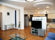 İcarəyə verilir 3 otaqlı 100 m2 köhnə tikili Sahil m.