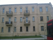 İcarəyə verilir 2 otaqlı 45 m2 köhnə tikili 28 May m.