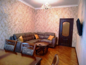 İcarəyə verilir 3 otaqlı 90 m2 yeni tikili 28 May m.
