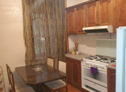 İcarəyə verilir 3 otaqlı 90 m2 köhnə tikili İçəri Şəhər m.