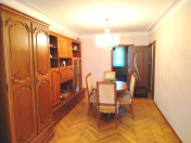 İcarəyə verilir 3 otaqlı 90 m2 köhnə tikili İçəri Şəhər m.