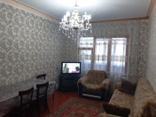 Satılır 4 otaqlı 82 m2 köhnə tikili Xalqlar Dostluğu m.