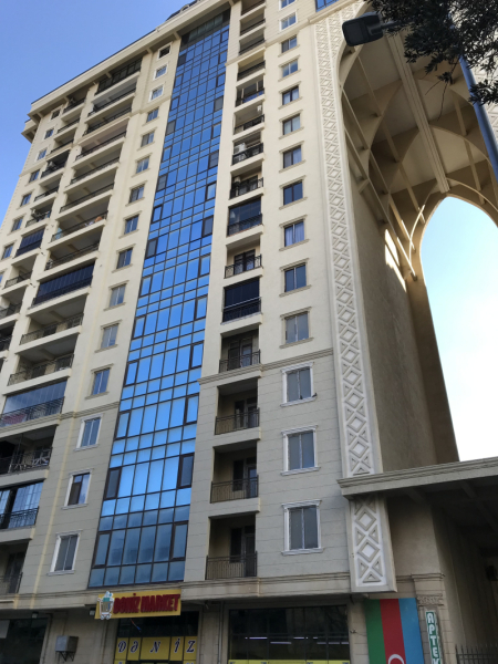 Satılır 4 otaqlı 130 m2 yeni tikili Metropark