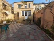 Satılır 5 otaqlı 220 m2 həyət evi Qaraçuxur