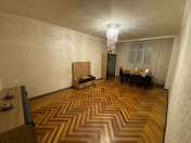 Satılır 3 otaqlı 68 m2 köhnə tikili Elmlər Akademiyası m.