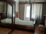 Satılır 3 otaqlı 90 m2 köhnə tikili Nizami m.