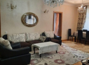 İcarəyə verilir 4 otaqlı 135 m2 yeni tikili Nizami m.