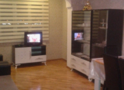 Satılır 3 otaqlı 65 m2 köhnə tikili Elmlər Akademiyası m.