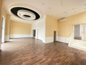 İcarəyə verilir 4 otaqlı 350 m2 obyekt Ağ şəhər