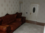 Satılır 4 otaqlı 97 m2 köhnə tikili Zərifə Əliyeva adına park