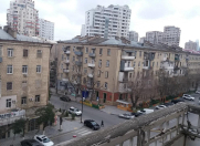 Satılır 2 otaqlı 60 m2 köhnə tikili Hüseyn Cavid parkı