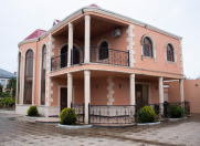 İcarəyə verilir 6 otaqlı 300 m2 villa Xəzər r.