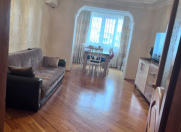 Satılır 3 otaqlı 70 m2 köhnə tikili Badamdar