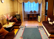 İcarəyə verilir 3 otaqlı 90 m2 köhnə tikili 28 May m.
