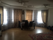 Satılır 6 otaqlı 360 m2 həyət evi Ramana