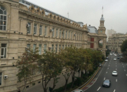 İcarəyə verilir 2 otaqlı 106 m2 köhnə tikili İçəri Şəhər m.