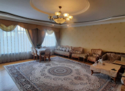 Satılır 4 otaqlı 210 m2 yeni tikili 28 May m.