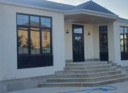 Satılır 3 otaqlı 140 m2 həyət evi Buzovna