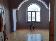 Satılır 6 otaqlı 4 m2 həyət evi Gəncə