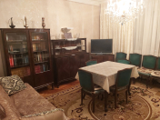 Satılır 4 otaqlı 98 m2 köhnə tikili 9 mkr