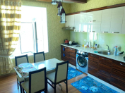 İcarəyə verilir 4 otaqlı 125 m2 bağ evi Şüvəlan Park ticarət mərkəzi