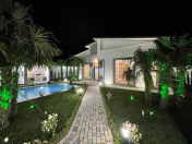 Satılır 4 otaqlı 240 m2 bağ evi Şüvəlan Park ticarət mərkəzi