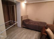 Satılır 1 otaqlı 40 m2 köhnə tikili Nizami m.