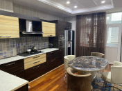 Satılır 4 otaqlı 145 m2 yeni tikili 9 mkr